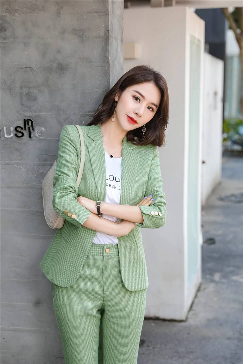 Women Formal Wear Designers - Yenilikçi Yeşil Üniforma Tasarımları Kadınlar İçin